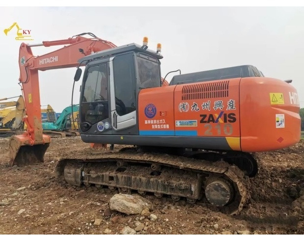 Crawler excavator 2022 Hitachi ZX210: picture 9