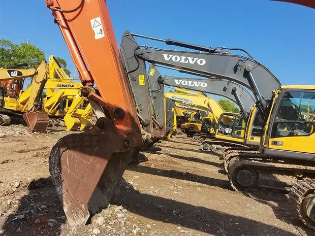 2022 Hitachi ZX240 - Crawler excavator: picture 3 2022 Hitachi ZX240 - Crawler excavator: picture 3