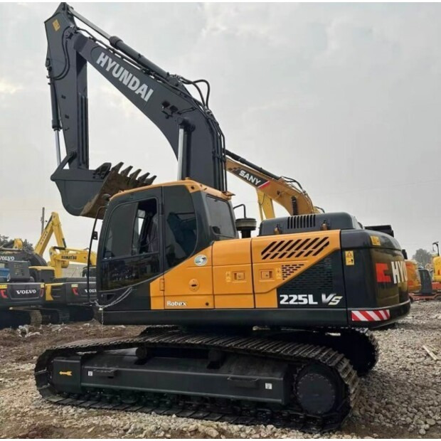 2023 Hyundai R225 - Crawler excavator: picture 2 2023 Hyundai R225 - Crawler excavator: picture 2