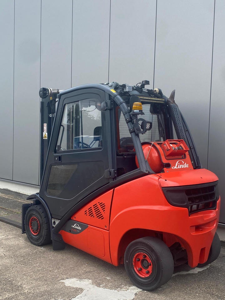 Linde Linde H 25 T - 6-372 h - Seitenschieber - - LPG forklift: picture 2 Linde Linde H 25 T - 6-372 h - Seitenschieber - - LPG forklift: picture 2