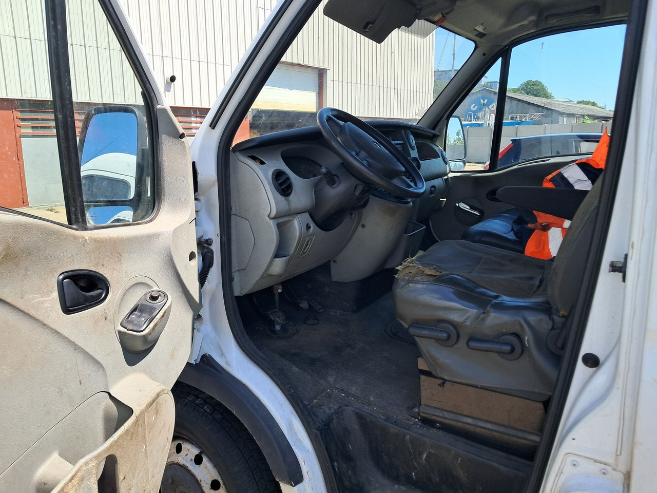 Renault Master II Phase 3 L2H2 / Diesel / année 2009 / 62 400 km / Vendu dans l'état / Site de DIEPPE - Panel van: picture 4 Renault Master II Phase 3 L2H2 / Diesel / année 2009 / 62 400 km / Vendu dans l'état / Site de DIEPPE - Panel van: picture 4