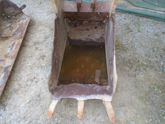 Godet attache poclain - Excavator bucket: picture 5 Godet attache poclain - Excavator bucket: picture 5
