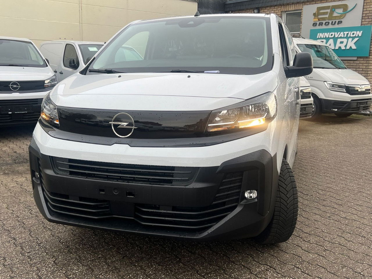 Opel Vivaro Cargo L2 H1 120 PS Allwetter AHK Rückfahr - Panel van: picture 2 Opel Vivaro Cargo L2 H1 120 PS Allwetter AHK Rückfahr - Panel van: picture 2