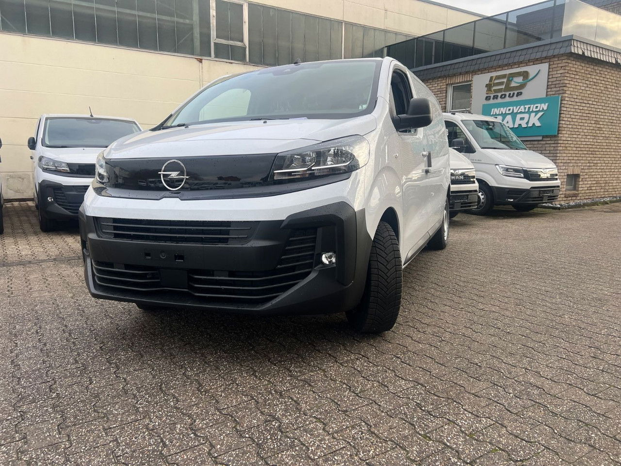 Opel Vivaro Cargo L2 H1 120 PS Allwetter Reifen Holzb - Panel van: picture 2 Opel Vivaro Cargo L2 H1 120 PS Allwetter Reifen Holzb - Panel van: picture 2