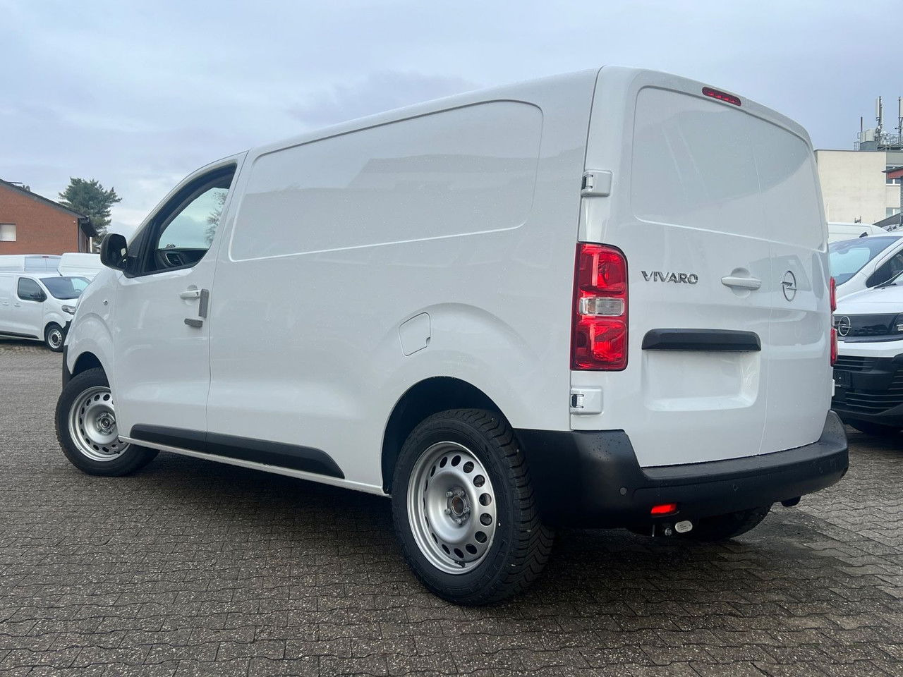 Opel Vivaro Cargo L2 H1 120 PS Allwetter Reifen Holzb - Panel van: picture 4 Opel Vivaro Cargo L2 H1 120 PS Allwetter Reifen Holzb - Panel van: picture 4