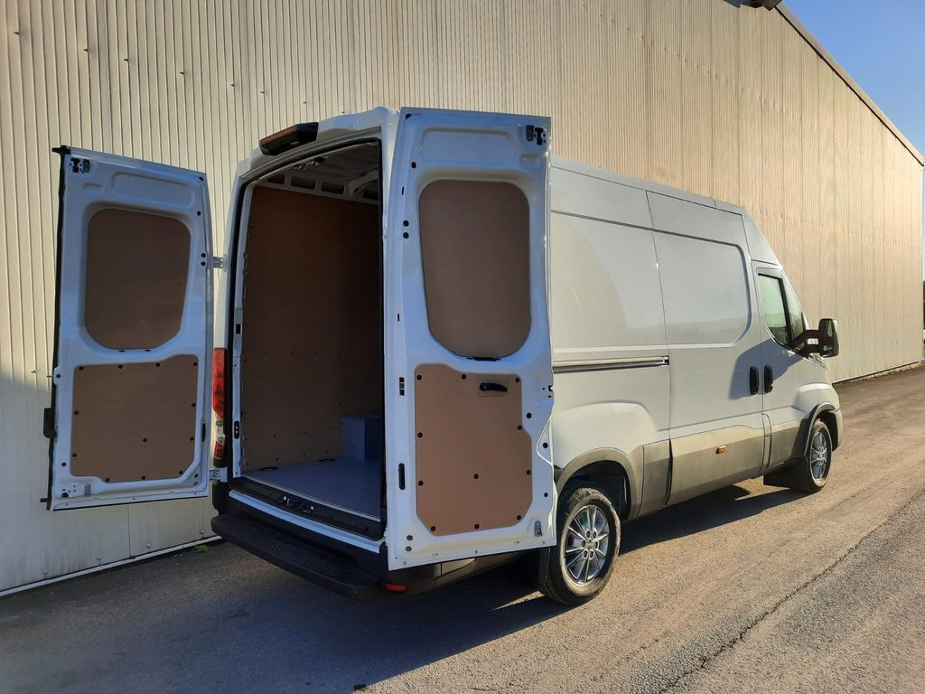 Iveco Daily 35S14 8g HiMatic L3H2 Mod.25 Iveco Daily 35S14 8g HiMatic L3H2 Mod.25 - Panel van: picture 4 Iveco Daily 35S14 8g HiMatic L3H2 Mod.25 Iveco Daily 35S14 8g HiMatic L3H2 Mod.25 - Panel van: picture 4