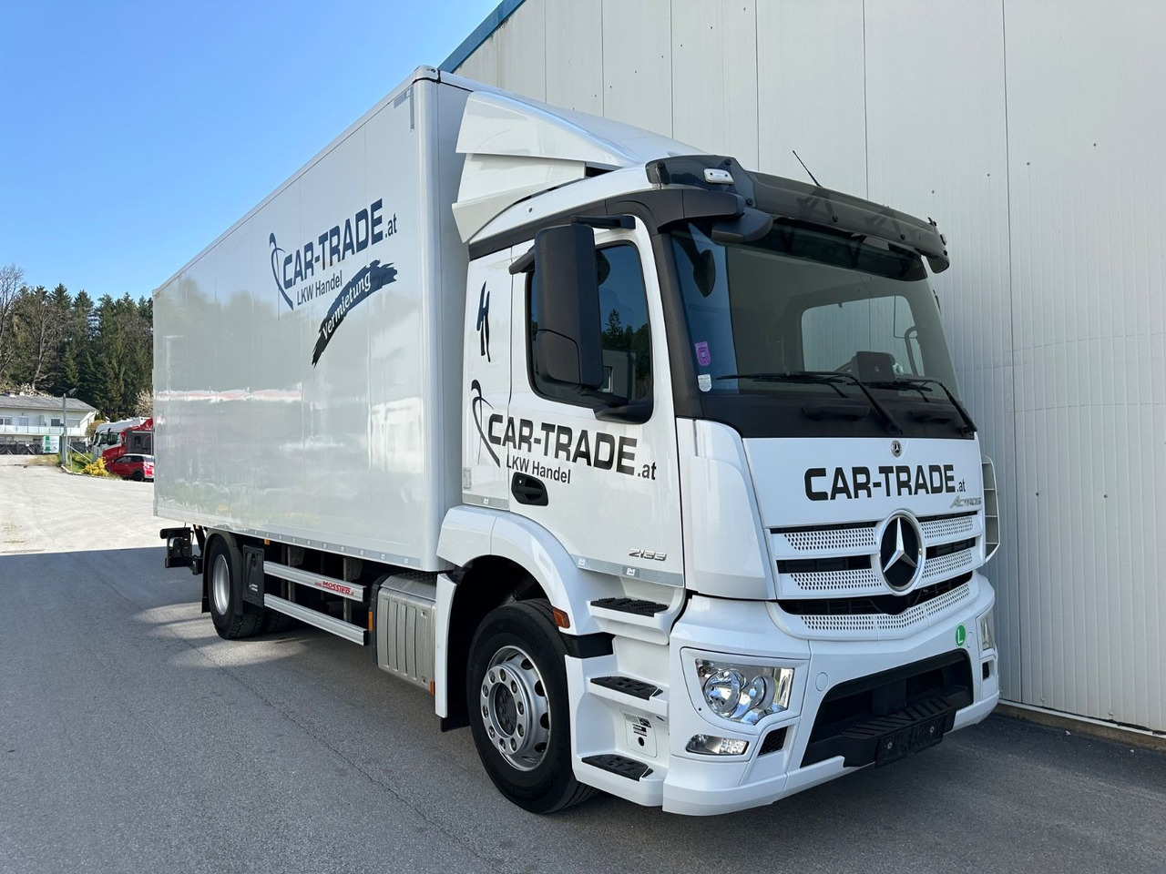 Mercedes-Benz Actros 1833 Koffer/LBW - Box truck: picture 2 Mercedes-Benz Actros 1833 Koffer/LBW - Box truck: picture 2