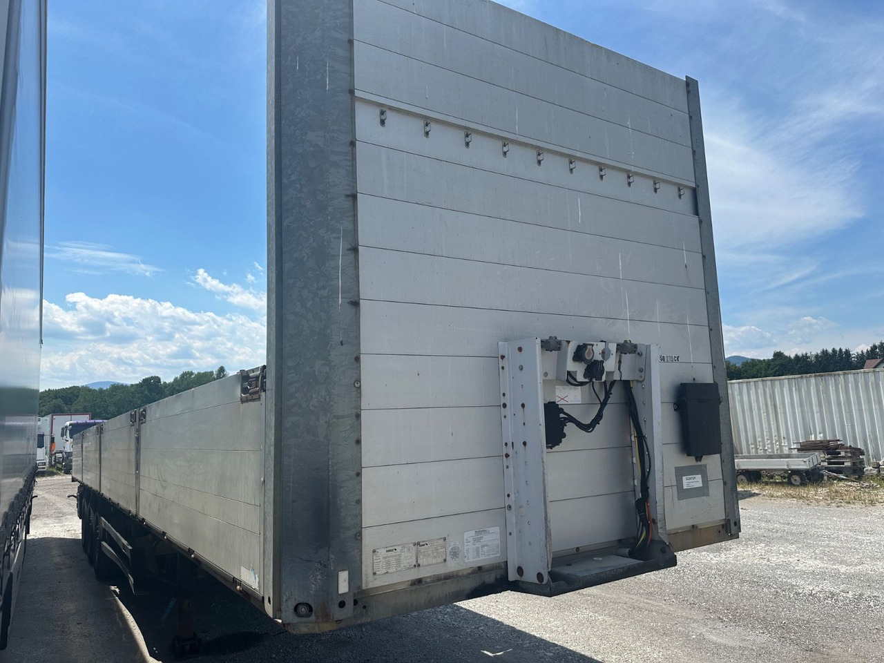 Schmitz Cargobull SCB 24 Bordwand 800 Lift - Dropside/ Flatbed semi-trailer: picture 2 Schmitz Cargobull SCB 24 Bordwand 800 Lift - Dropside/ Flatbed semi-trailer: picture 2