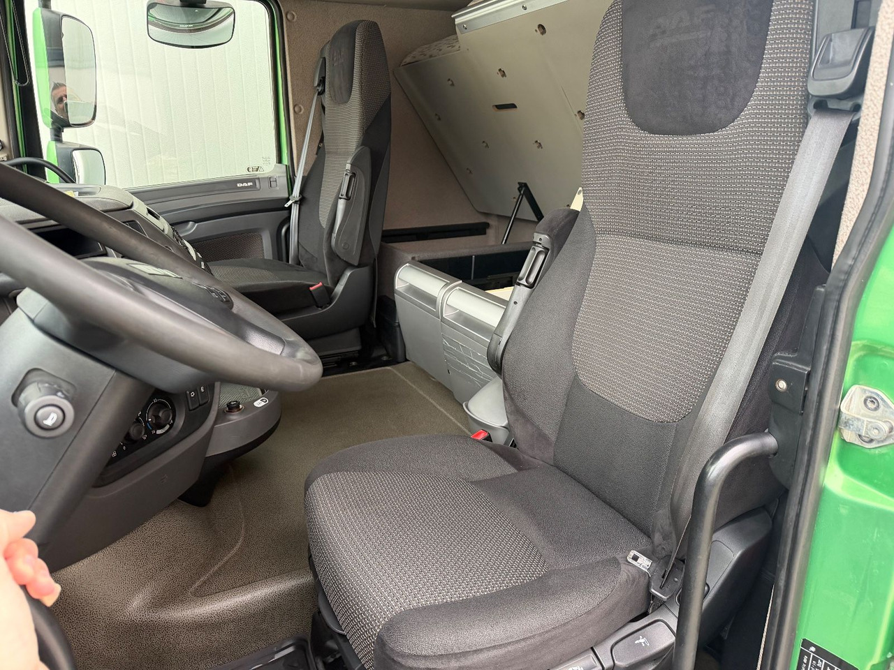 Tractor unit DAF XF 460 SSC Standklima Intarder: picture 11