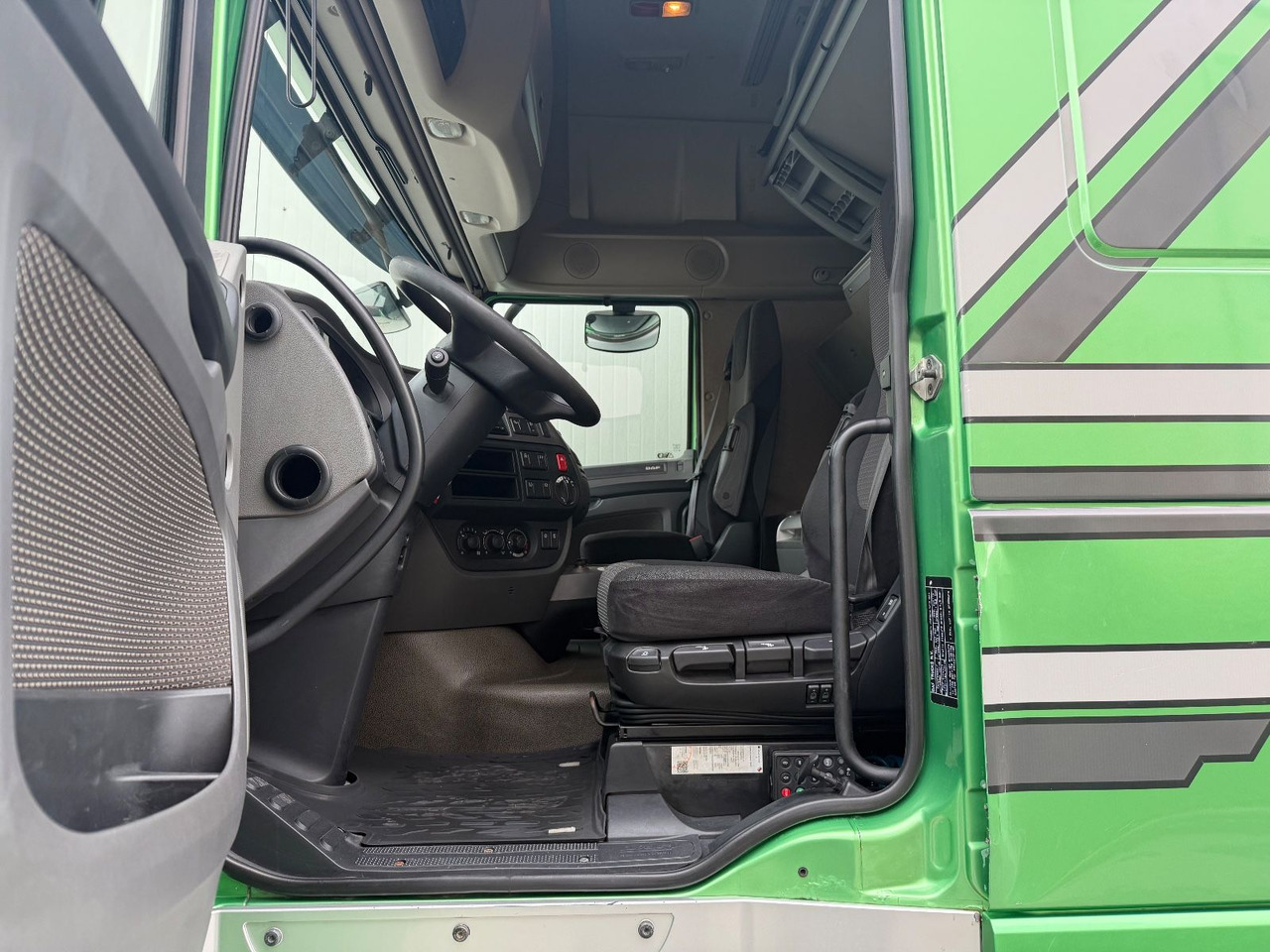 Tractor unit DAF XF 460 SSC Standklima Intarder: picture 8