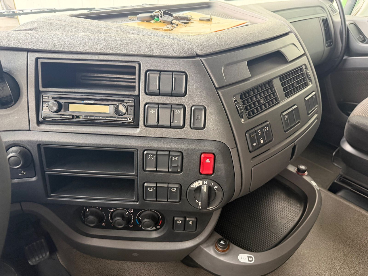 Tractor unit DAF XF 460 SSC Standklima Intarder: picture 14