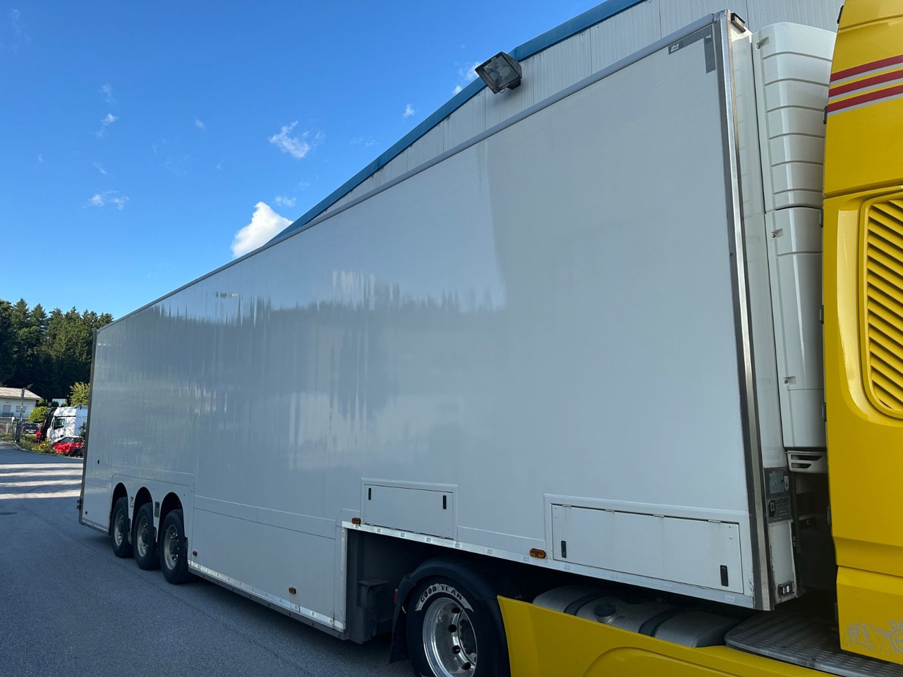Van Eck Dubbeldeck T3Z Carrier - Closed box semi-trailer: picture 2 Van Eck Dubbeldeck T3Z Carrier - Closed box semi-trailer: picture 2