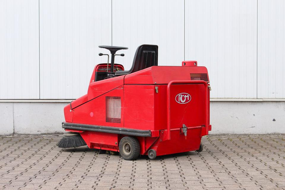 RCM R703 E/1 elektro Aufsitz- Kehrsaugmaschine Kehrmaschine - Industrial sweeper: picture 4 RCM R703 E/1 elektro Aufsitz- Kehrsaugmaschine Kehrmaschine - Industrial sweeper: picture 4