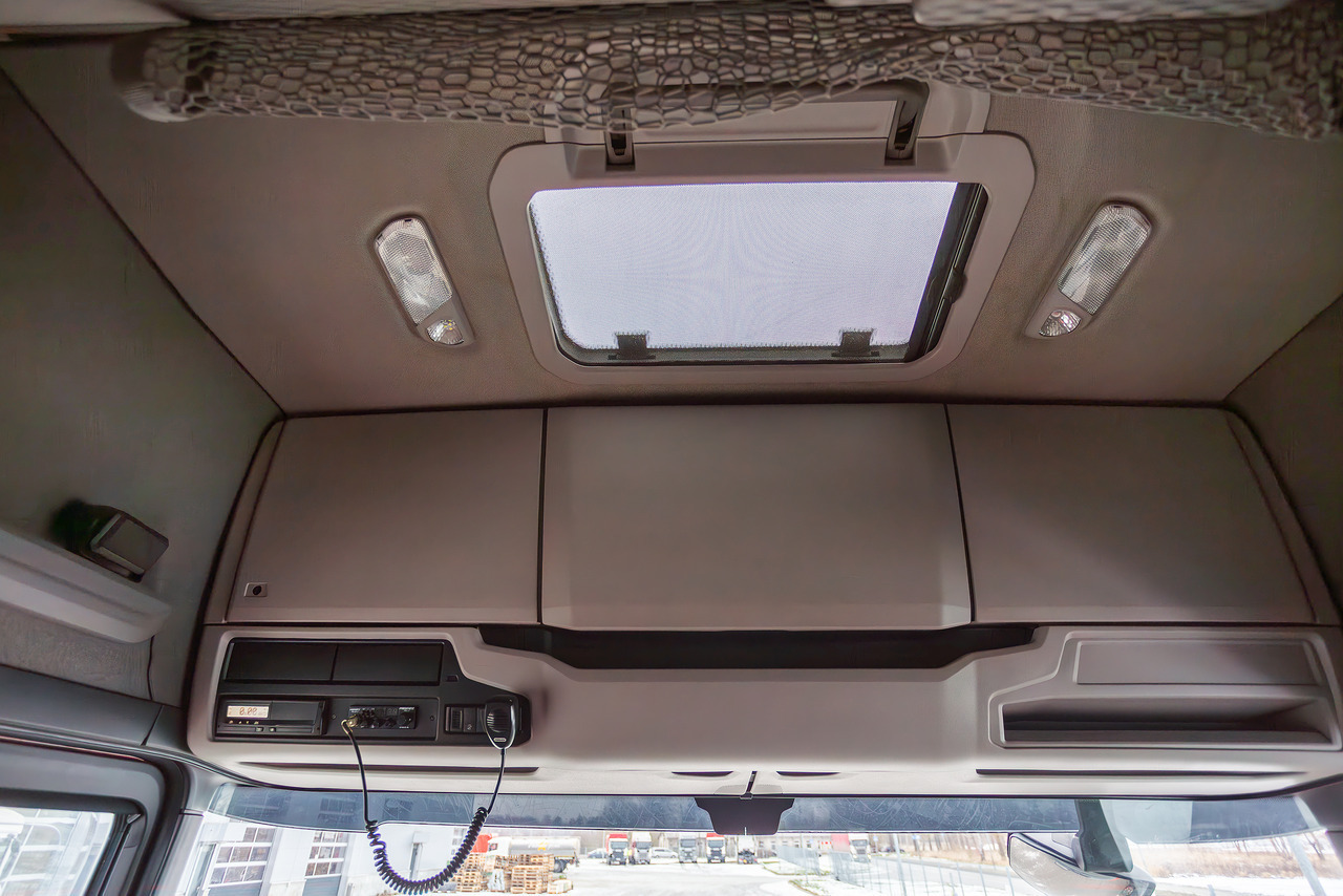 Tractor unit SCANIA R450: picture 13