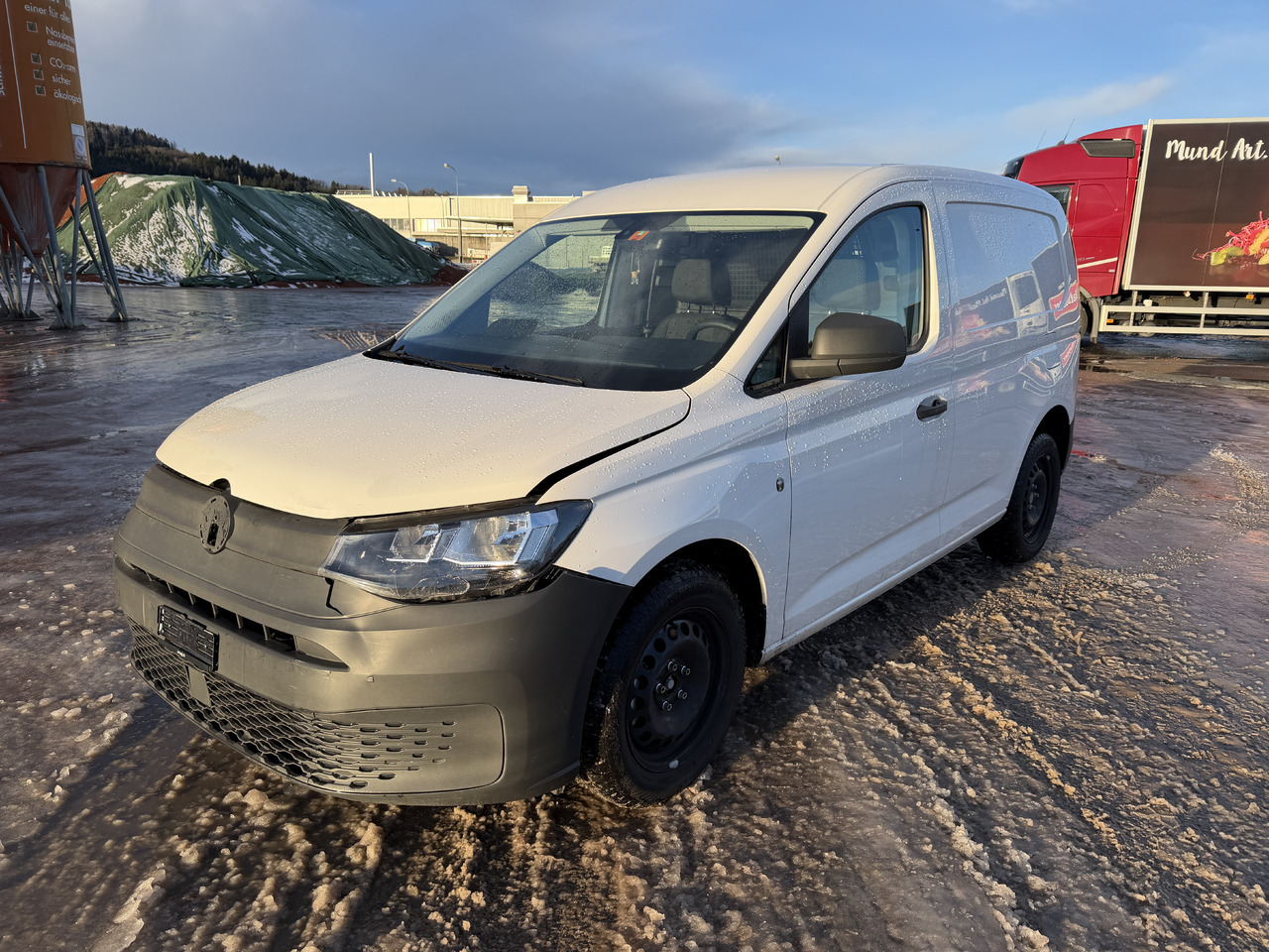 VOLKSWAGEN Caddy 1.5 TSI (Unfall) - Small van: picture 1 VOLKSWAGEN Caddy 1.5 TSI (Unfall) - Small van: picture 1