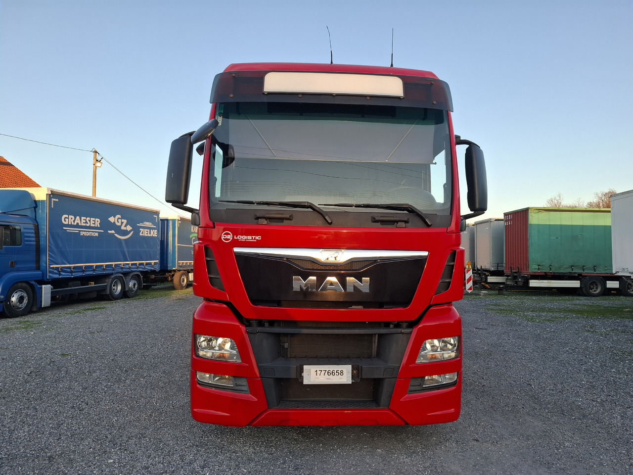 MAN TGX 26.440 E6 + SCHMITZ - Curtain side truck: picture 2 MAN TGX 26.440 E6 + SCHMITZ - Curtain side truck: picture 2
