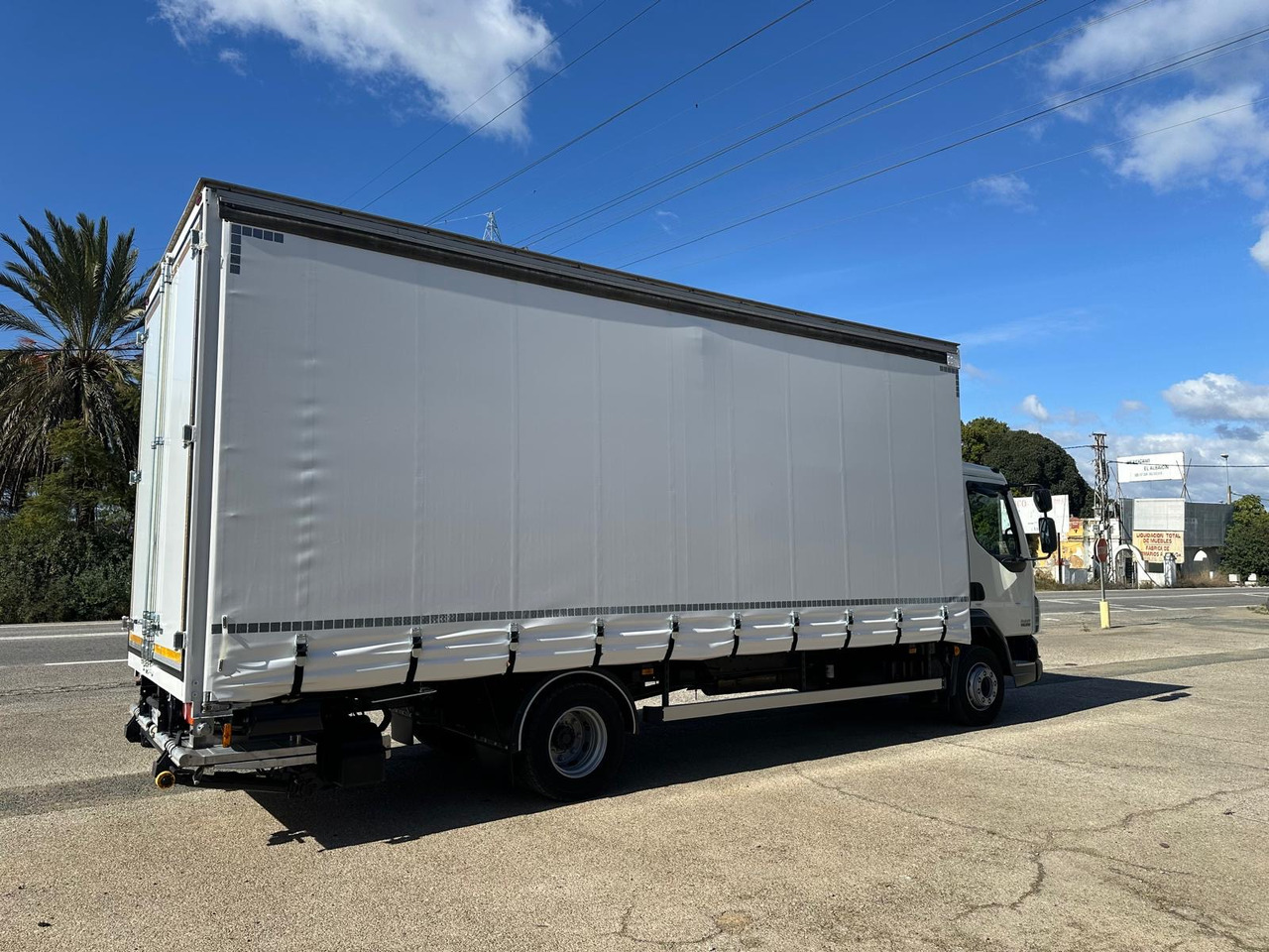 DAF LF 45.250 - Curtain side truck: picture 3 DAF LF 45.250 - Curtain side truck: picture 3