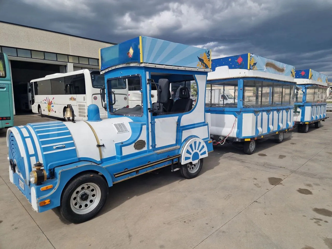 Suzuki Road train - Bus: picture 4 Suzuki Road train - Bus: picture 4