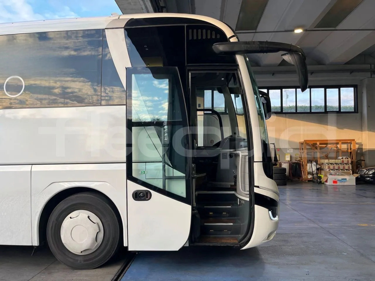 Man Lion's Coach leasing Man Lion's Coach: picture 15