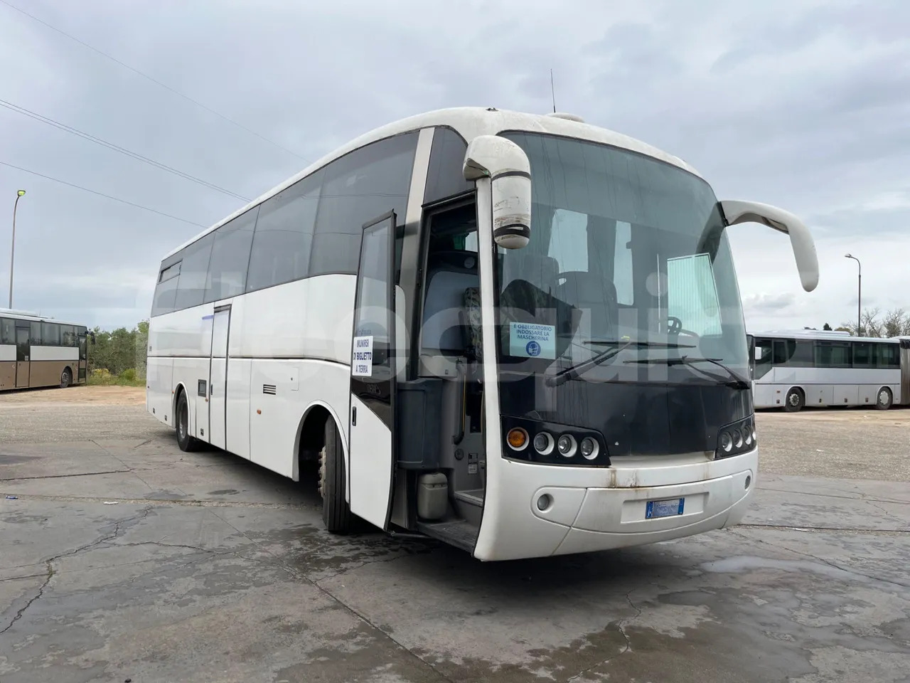 Volvo B12 - Coach: picture 1 Volvo B12 - Coach: picture 1