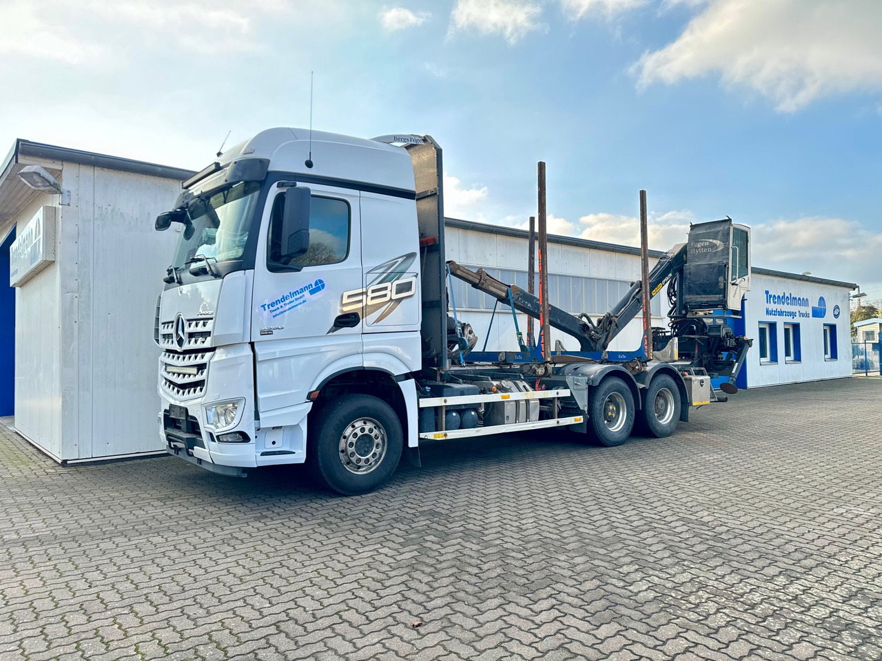 Mercedes Arocs 3358 L 6x4 Radstand 4500 Arocs 3358 L 6x4 Blatt-Luft Gefedert - Timber truck: picture 1 Mercedes Arocs 3358 L 6x4 Radstand 4500 Arocs 3358 L 6x4 Blatt-Luft Gefedert - Timber truck: picture 1