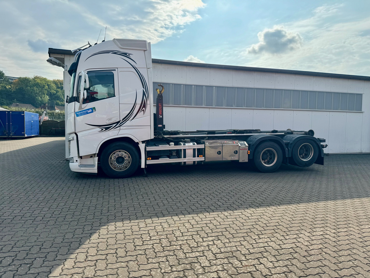 VOLVO Fh-13-540 6x4R - Hook lift truck: picture 3 VOLVO Fh-13-540 6x4R - Hook lift truck: picture 3