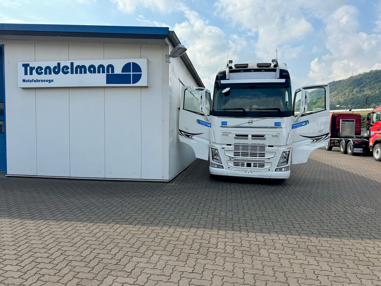 VOLVO Fh-13-540 6x4R - Hook lift truck: picture 4 VOLVO Fh-13-540 6x4R - Hook lift truck: picture 4