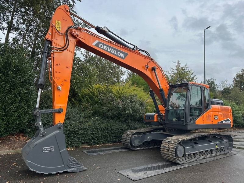 Develon DX 225 LC-7M - Crawler excavator: picture 2 Develon DX 225 LC-7M - Crawler excavator: picture 2