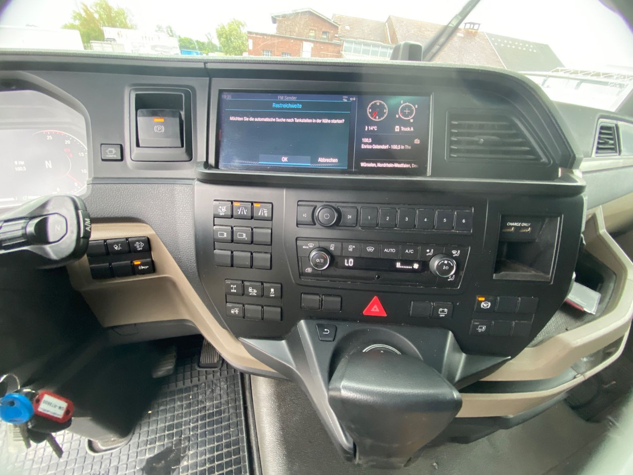 Tractor unit MAN 18.510 GX/ Hubsattelkupplung/ Standklima/Kamera: picture 12