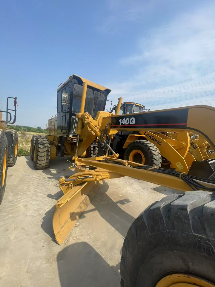 CATERPILLAR 140g used motor grader Source supply low price Road construction equipment - Grader: picture 2 CATERPILLAR 140g used motor grader Source supply low price Road construction equipment - Grader: picture 2