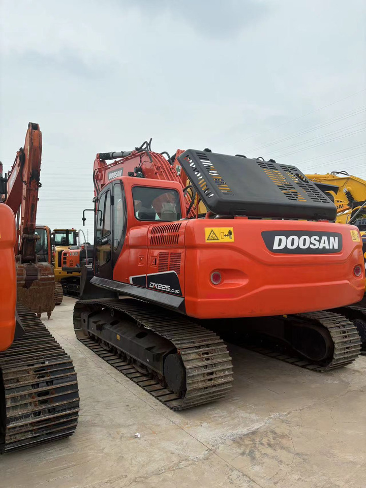 DOOSAN dx225 excavator original hot sale promotion - Crawler excavator: picture 2 DOOSAN dx225 excavator original hot sale promotion - Crawler excavator: picture 2