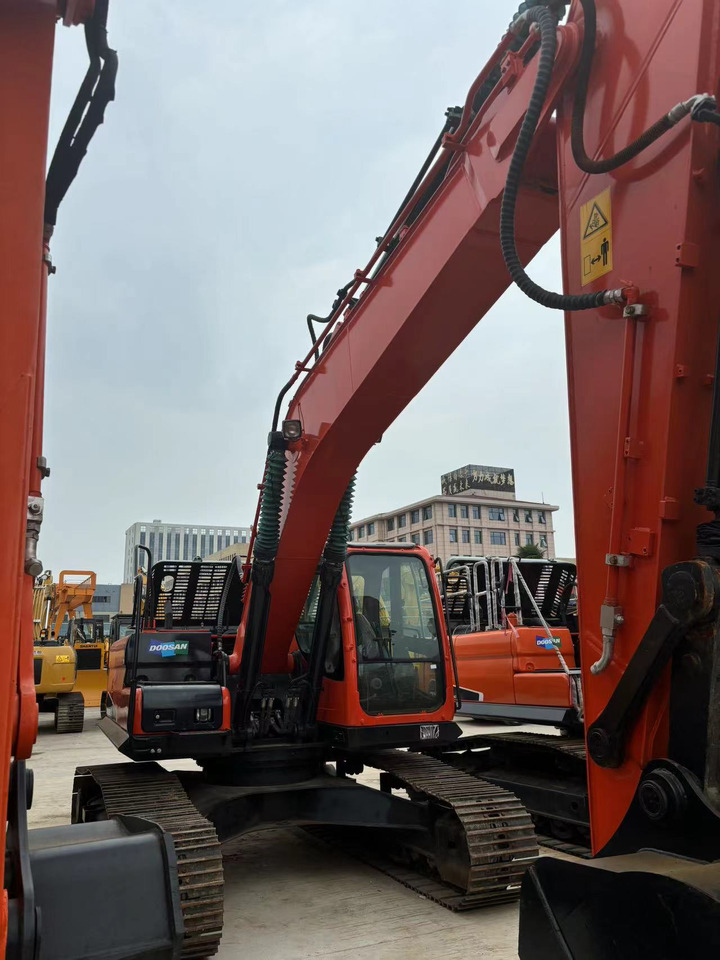DOOSAN dx225 excavator original hot sale promotion - Crawler excavator: picture 3 DOOSAN dx225 excavator original hot sale promotion - Crawler excavator: picture 3