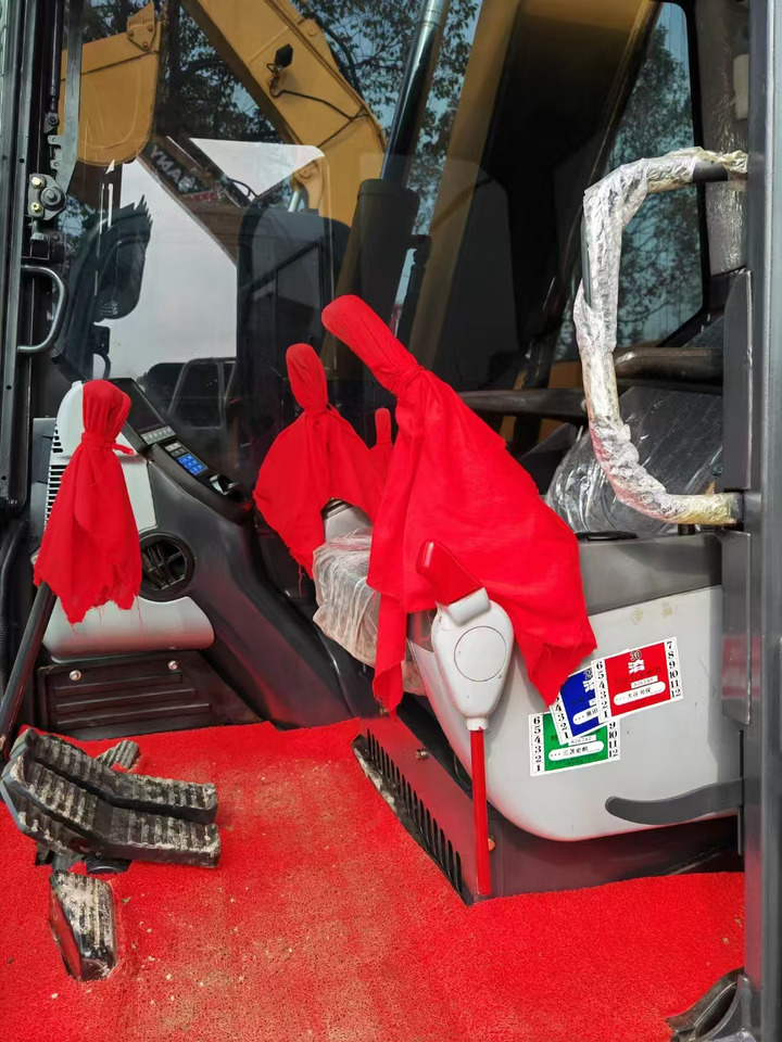 KOMATSU pc70-8 Komatsu mini excavator Japan brand - Mini excavator: picture 4 KOMATSU pc70-8 Komatsu mini excavator Japan brand - Mini excavator: picture 4