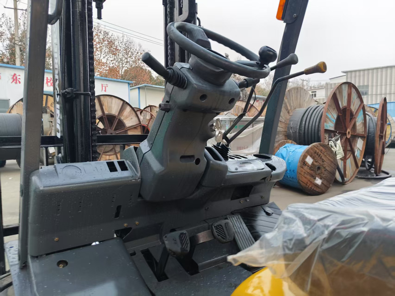 TCM FD30 Japan brand used 3 ton diesel forklift Customizable mast clamps - Diesel forklift: picture 3 TCM FD30 Japan brand used 3 ton diesel forklift Customizable mast clamps - Diesel forklift: picture 3