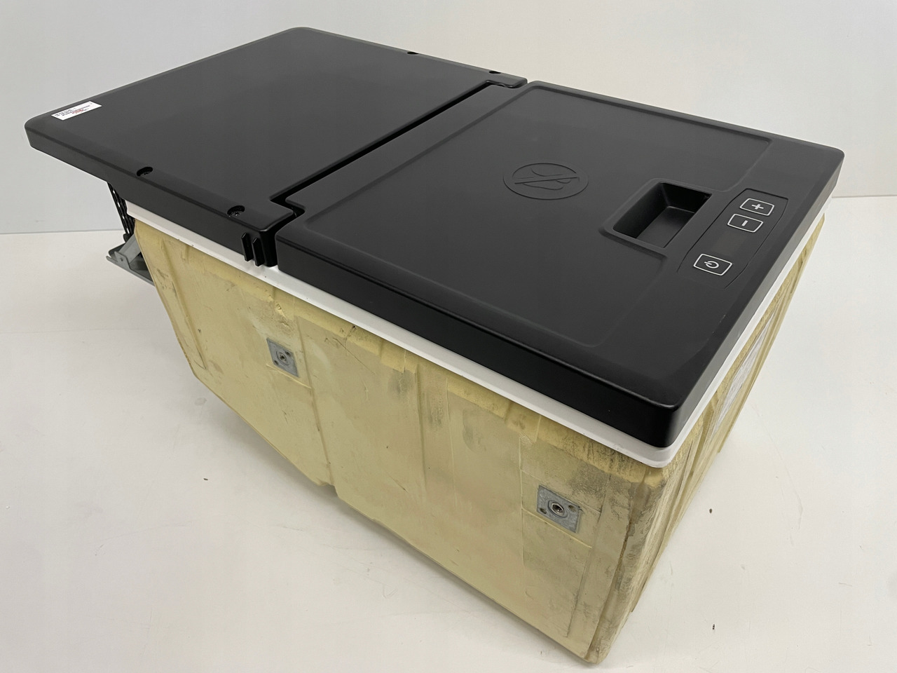 LODÓWKA CHŁODZIARKA MAN TGS TGL TGM 3 TGS3 EURO 6 81639106400 - Cab and interior for Truck: picture 1 LODÓWKA CHŁODZIARKA MAN TGS TGL TGM 3 TGS3 EURO 6 81639106400 - Cab and interior for Truck: picture 1