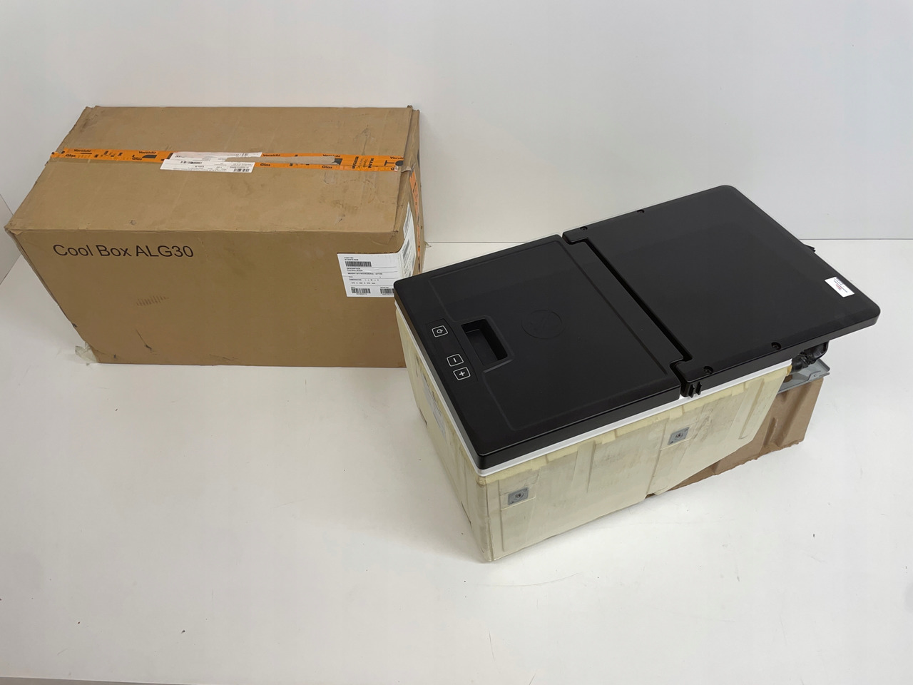 LODÓWKA CHŁODZIARKA MAN TGS TGL TGM 3 TGS3 EURO 6 81639106400 - Cab and interior for Truck: picture 2 LODÓWKA CHŁODZIARKA MAN TGS TGL TGM 3 TGS3 EURO 6 81639106400 - Cab and interior for Truck: picture 2