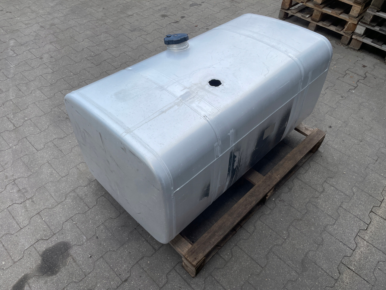 ZBIORNIK PALIWA MAN SCANIA DAF R 600 L IVECO - Fuel tank for Truck: picture 5 ZBIORNIK PALIWA MAN SCANIA DAF R 600 L IVECO - Fuel tank for Truck: picture 5