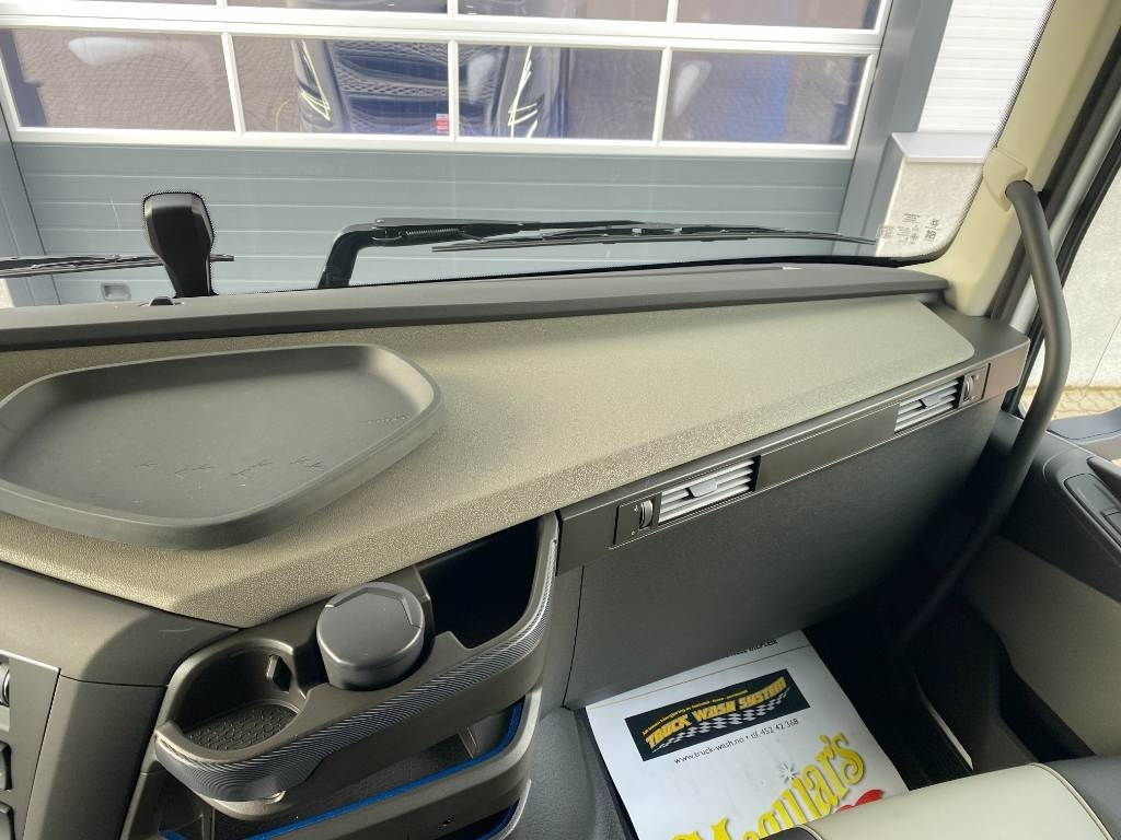 Volvo FH 500  - Tractor unit: picture 5 Volvo FH 500  - Tractor unit: picture 5