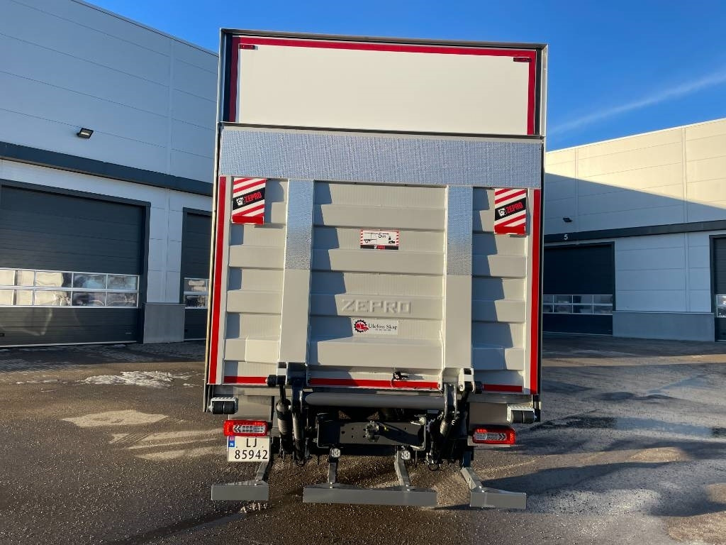 Volvo FM 330 - Box truck: picture 5 Volvo FM 330 - Box truck: picture 5