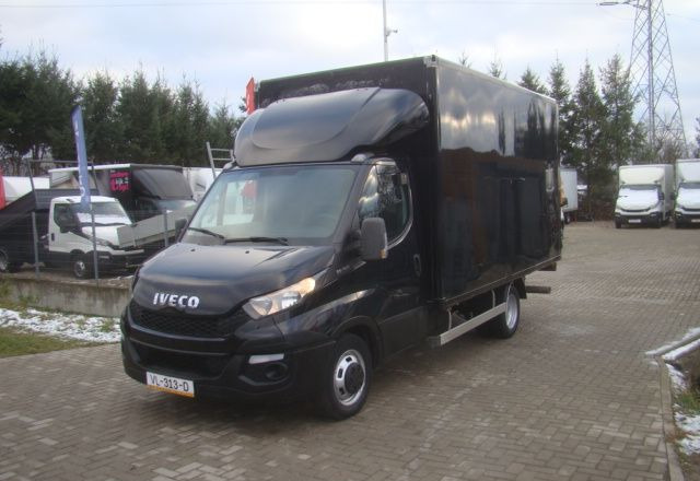 Iveco DAILY 35 C 15 3.0TDI FIRANA Z PRAWEJ STRONY 3.5T DMC WINDA - Closed box van: picture 1 Iveco DAILY 35 C 15 3.0TDI FIRANA Z PRAWEJ STRONY 3.5T DMC WINDA - Closed box van: picture 1
