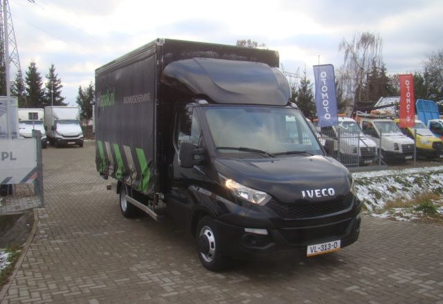 Iveco DAILY 35 C 15 3.0TDI FIRANA Z PRAWEJ STRONY 3.5T DMC WINDA - Closed box van: picture 3 Iveco DAILY 35 C 15 3.0TDI FIRANA Z PRAWEJ STRONY 3.5T DMC WINDA - Closed box van: picture 3