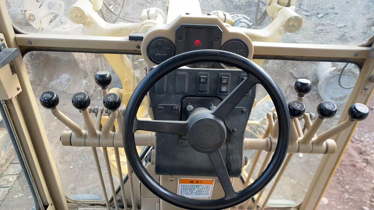 CATERPILLAR 140H - Grader: picture 2 CATERPILLAR 140H - Grader: picture 2