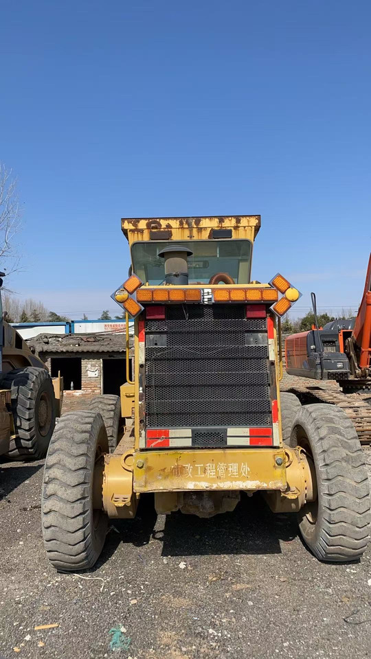 CATERPILLAR 140H - Grader: picture 4 CATERPILLAR 140H - Grader: picture 4