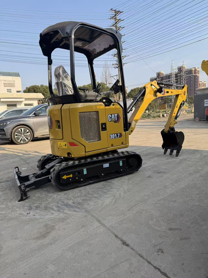CATERPILLAR 301.7 - Mini excavator: picture 2 CATERPILLAR 301.7 - Mini excavator: picture 2