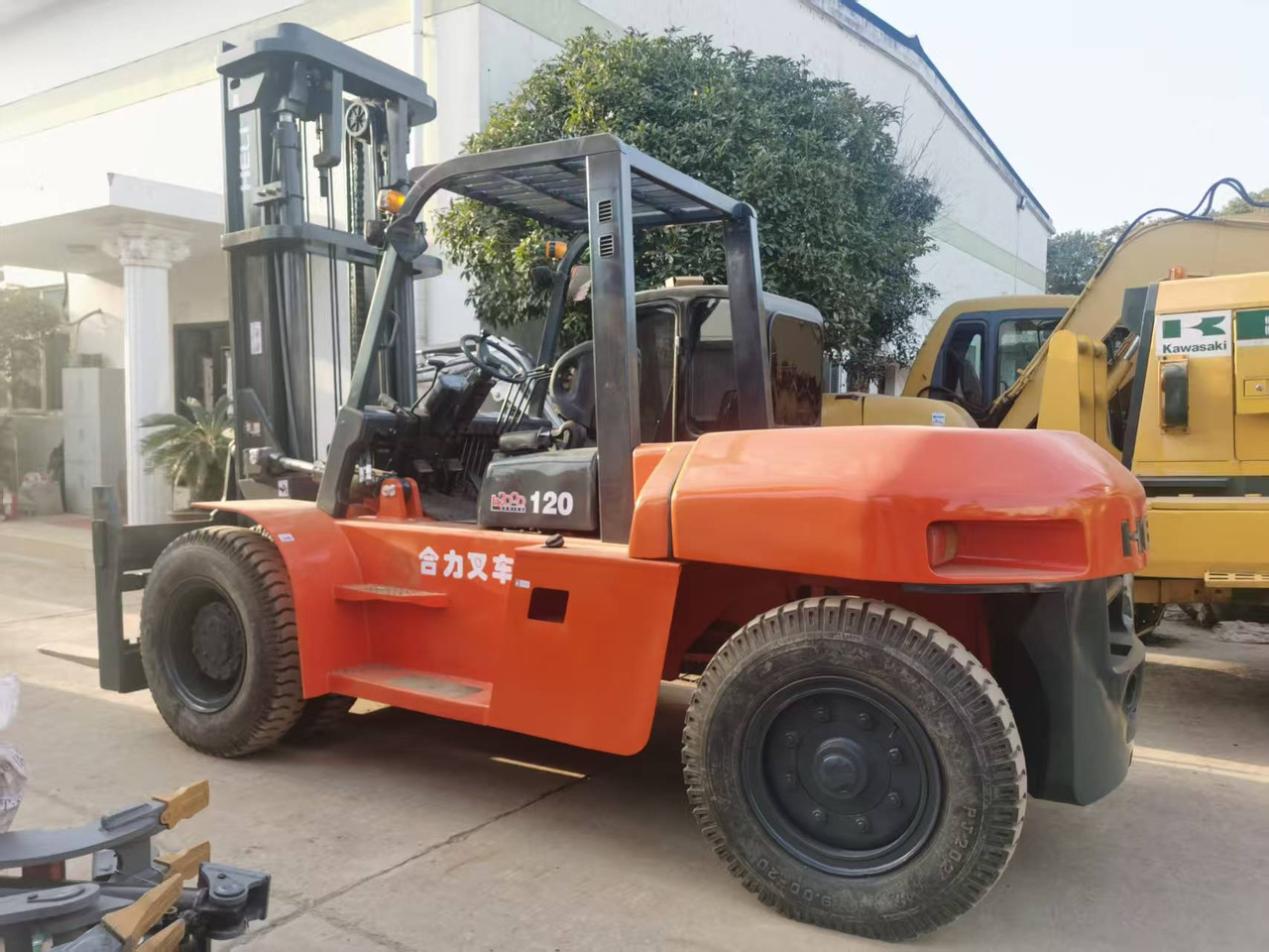 HELI 10 ton cpcd100 with fork positioner - Diesel forklift: picture 4 HELI 10 ton cpcd100 with fork positioner - Diesel forklift: picture 4