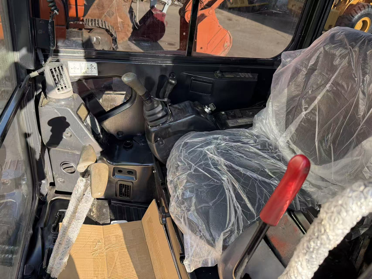 HITACHI 5 ton ZX50U with CE - Mini excavator: picture 5 HITACHI 5 ton ZX50U with CE - Mini excavator: picture 5