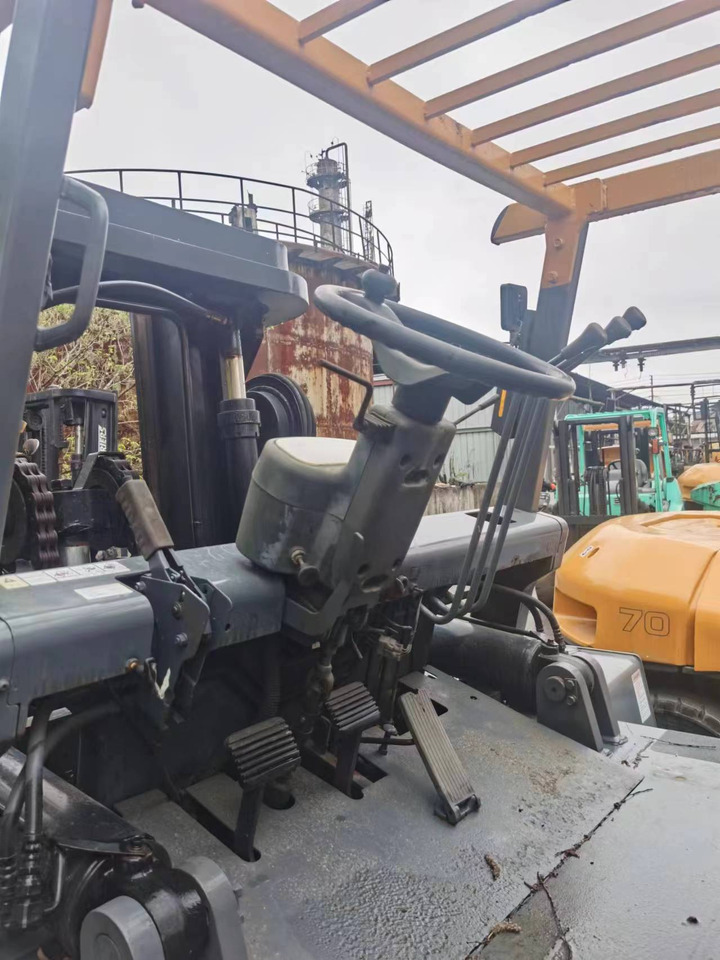TCM 10 ton FD100 with side shifter - Diesel forklift: picture 5 TCM 10 ton FD100 with side shifter - Diesel forklift: picture 5