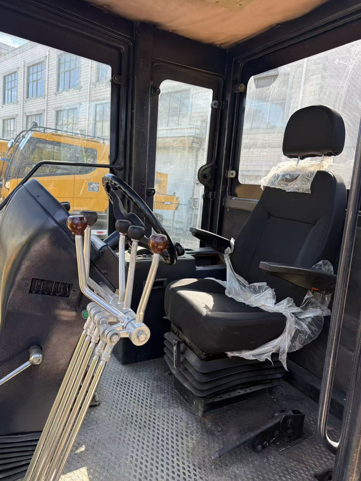 XCMG GR180 - Grader: picture 5 XCMG GR180 - Grader: picture 5