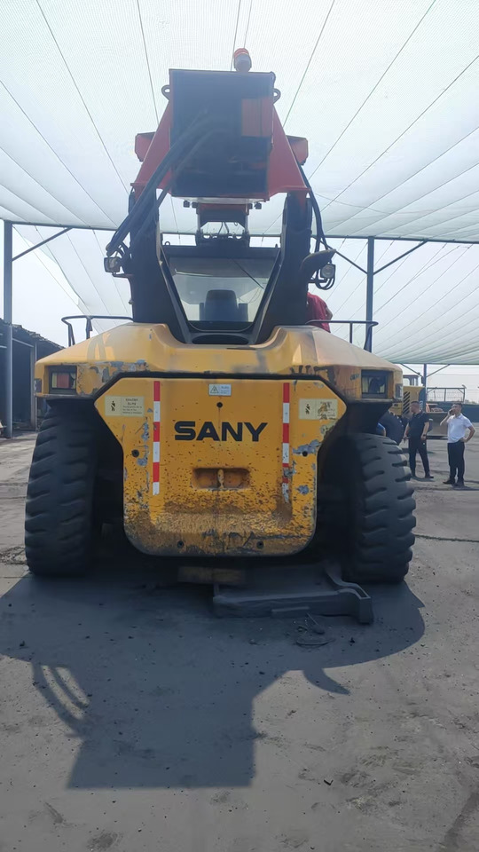 Sany 45 TON RSC450C - Reach stacker: picture 5 Sany 45 TON RSC450C - Reach stacker: picture 5