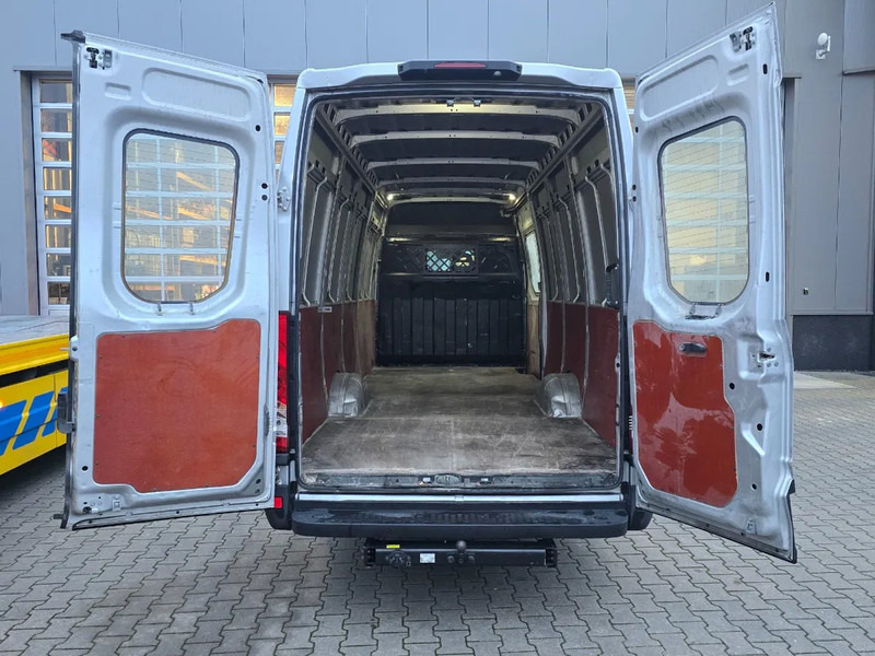 Iveco Daily 35S16 - Panel van: picture 3 Iveco Daily 35S16 - Panel van: picture 3
